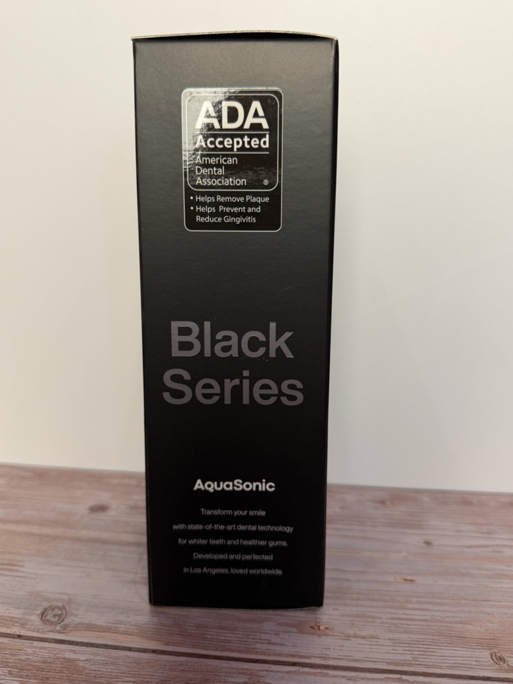 AquaSonic Black Series Electric Toothbrush - Ultra Whitening - Picture 4 of 4